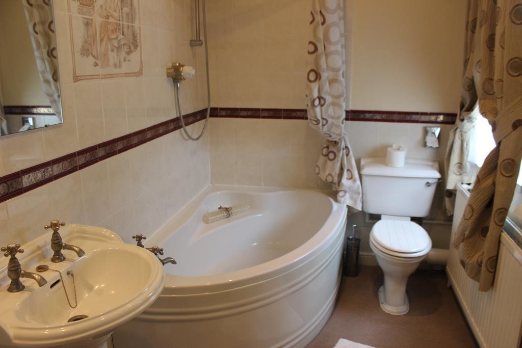 The Lodge Swindon Luaran gambar