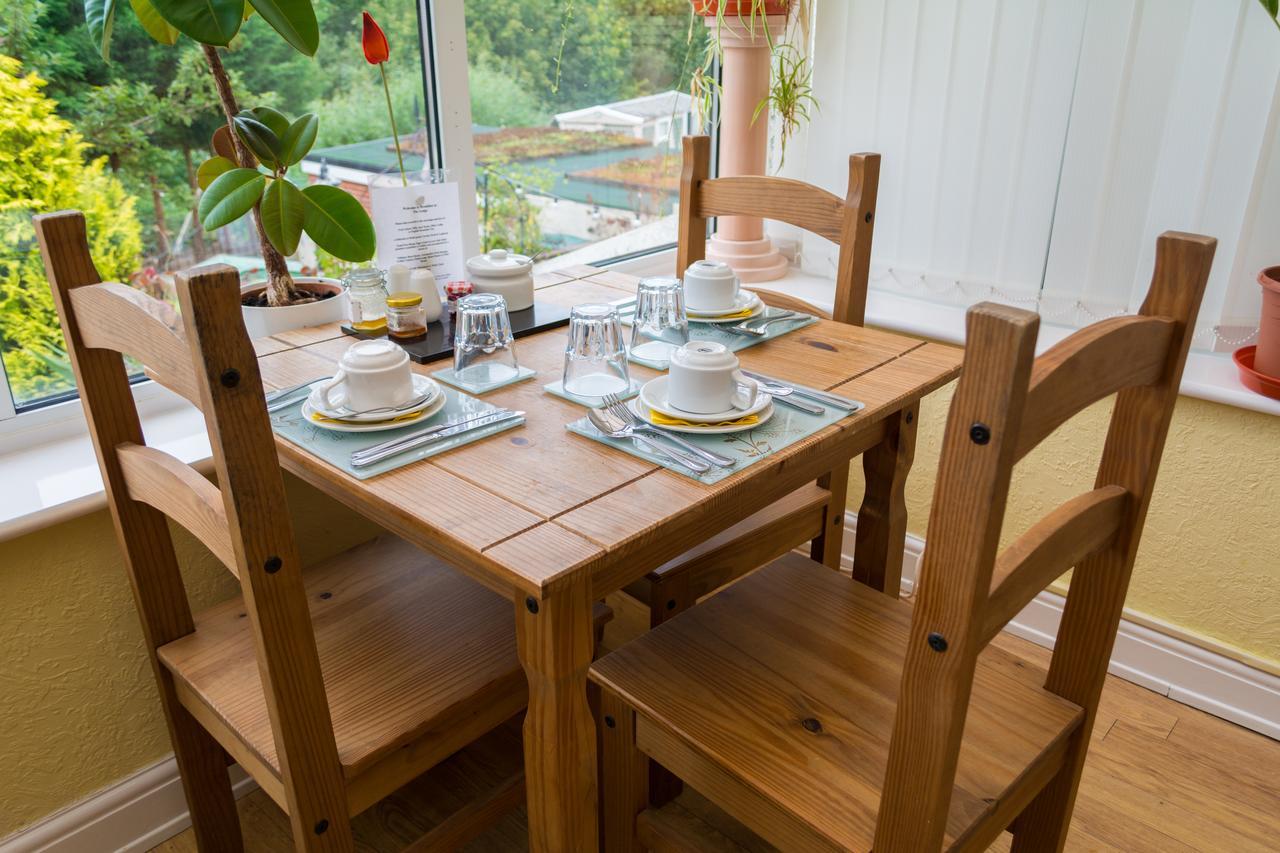 The Lodge Swindon Luaran gambar