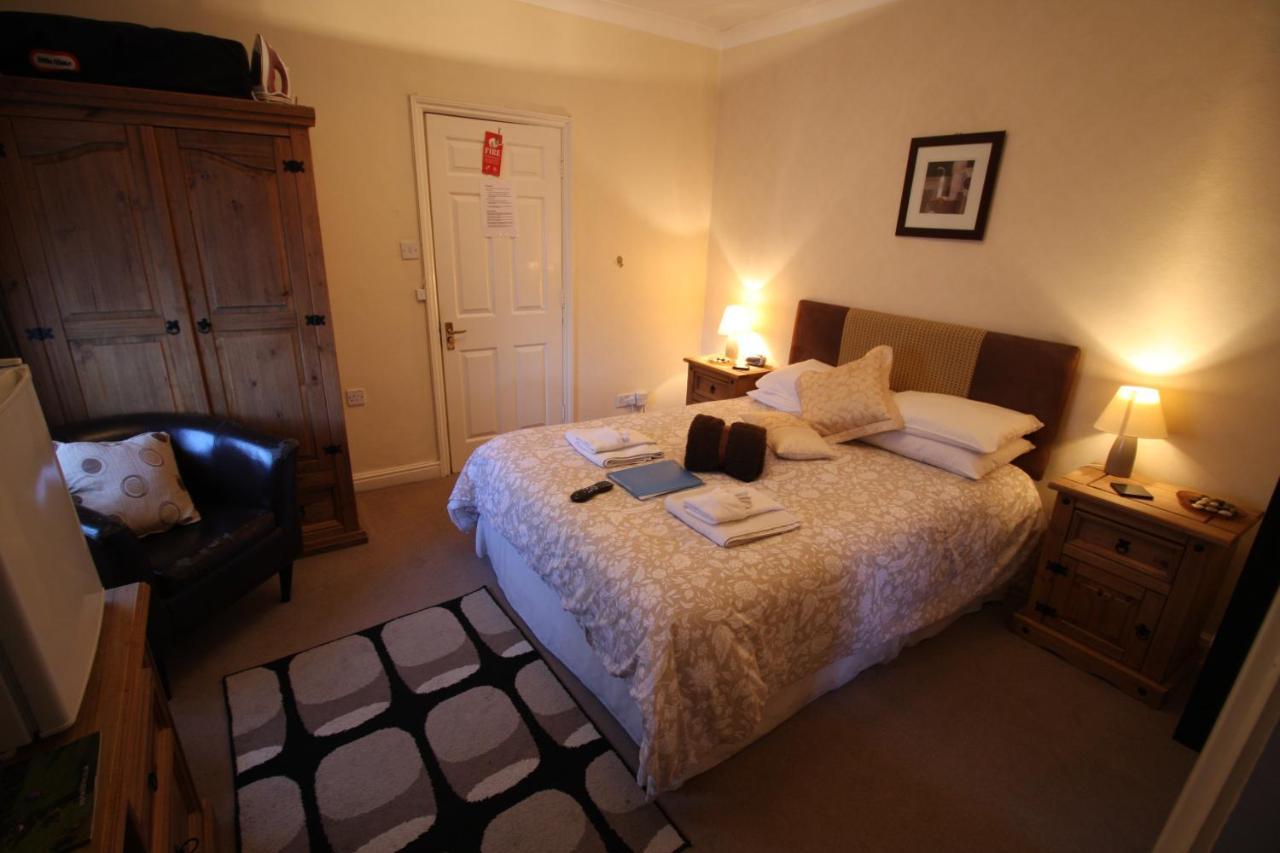 The Lodge Swindon Luaran gambar
