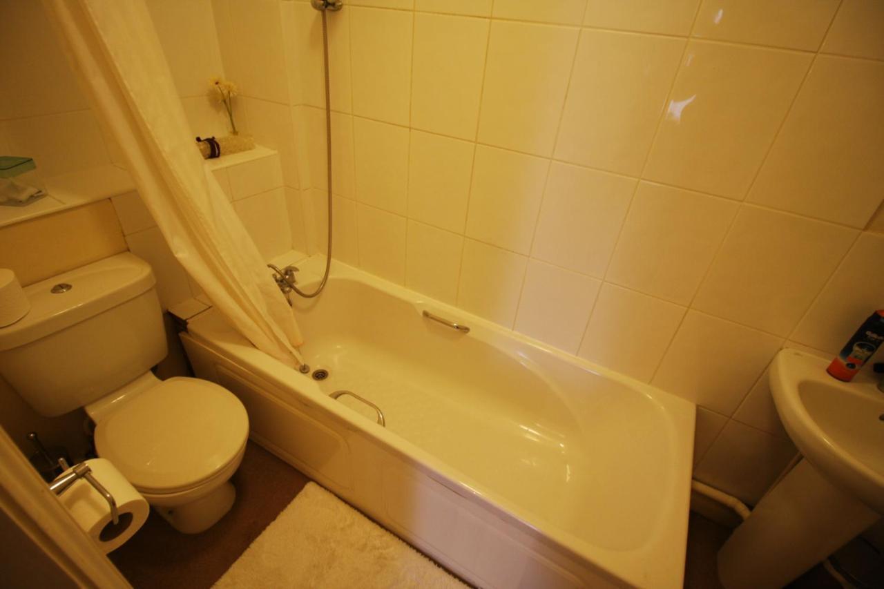 The Lodge Swindon Luaran gambar